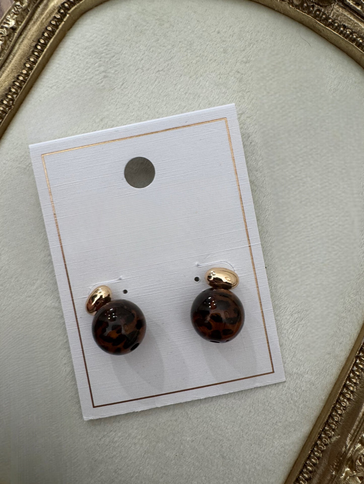 The Mocha Marble Stud