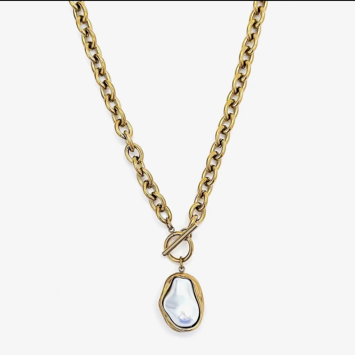 The Coastal Pearl Necklace