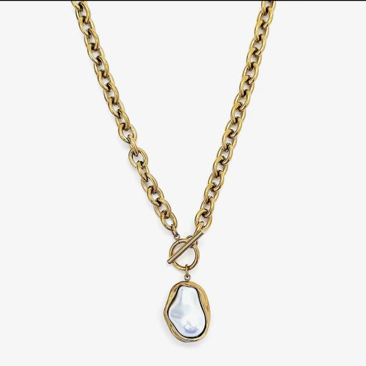 The Coastal Pearl Necklace